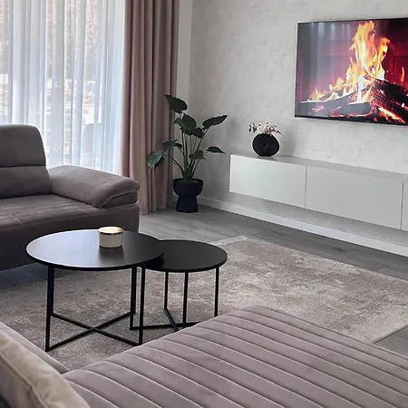 بيت للعطل Amazing In With Heated Swimming Pool إيموتسكي
