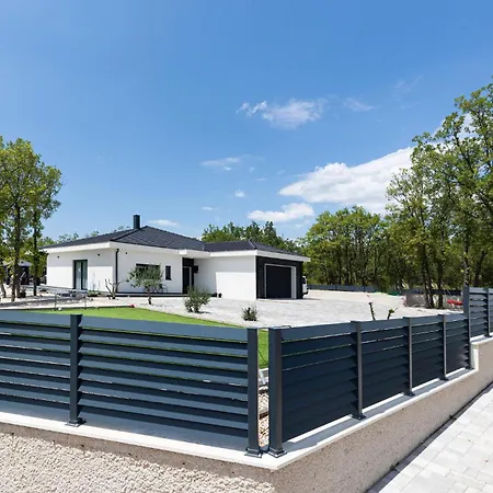 Ferienhaus Lovely In